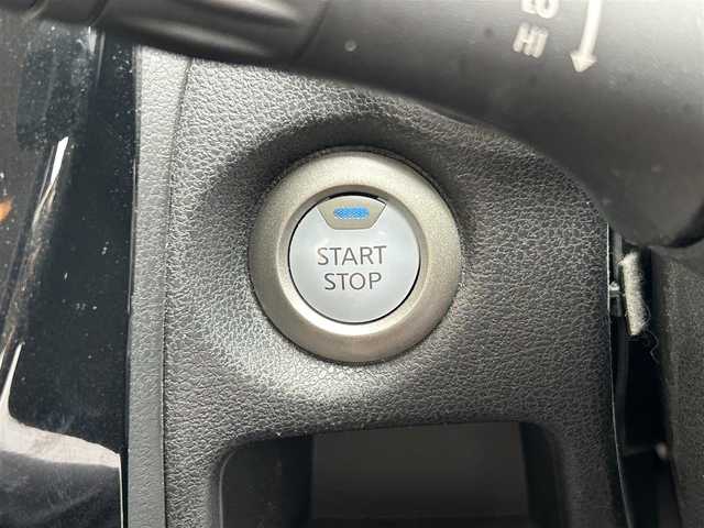 日産 ノート e－パワー X 大阪府 2017(平29)年 10.6万km 茶 ワンオーナー/純正ナビ/（フルセグ／ＢＴ／ＣＤ／ＤＶＤ）/バックカメラ/衝突軽減/横滑り機能/レーンキープ/車両接近装置/純正フロアマット/純正１４インチアルミキャップ/ドラレコ/取扱説明書