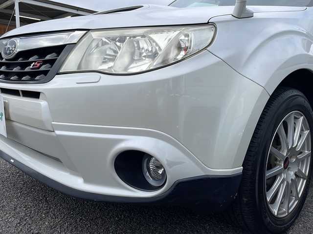 スバル フォレスター tS 東京都 2011(平23)年 6.9万km サテンホワイトパール AWD/社外ナビ（AVIC-HRZ900)/フルセグTV・DVD再生機能あり/クルーズコントロール/パドルシフト/パワーシート(D＋N席）/シートヒーター(D＋N席）/HIDライト/フロントSTIエアロ/フロントドライブレコーダー/STI１７インチアルミ/スタッドレスタイヤ積込