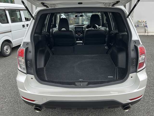 スバル フォレスター tS 東京都 2011(平23)年 6.9万km サテンホワイトパール AWD/社外ナビ（AVIC-HRZ900)/フルセグTV・DVD再生機能あり/クルーズコントロール/パドルシフト/パワーシート(D＋N席）/シートヒーター(D＋N席）/HIDライト/フロントSTIエアロ/フロントドライブレコーダー/STI１７インチアルミ/スタッドレスタイヤ積込