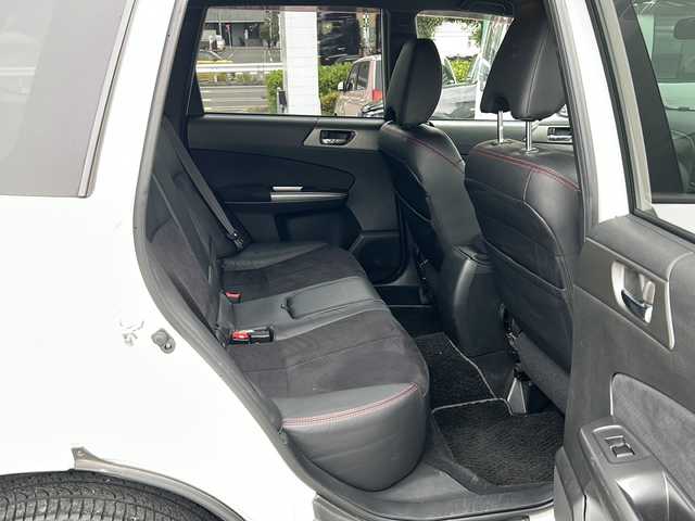 スバル フォレスター tS 東京都 2011(平23)年 6.9万km サテンホワイトパール AWD/社外ナビ（AVIC-HRZ900)/フルセグTV・DVD再生機能あり/クルーズコントロール/パドルシフト/パワーシート(D＋N席）/シートヒーター(D＋N席）/HIDライト/フロントSTIエアロ/フロントドライブレコーダー/STI１７インチアルミ/スタッドレスタイヤ積込
