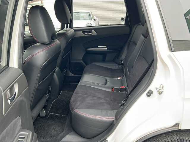 スバル フォレスター tS 東京都 2011(平23)年 6.9万km サテンホワイトパール AWD/社外ナビ（AVIC-HRZ900)/フルセグTV・DVD再生機能あり/クルーズコントロール/パドルシフト/パワーシート(D＋N席）/シートヒーター(D＋N席）/HIDライト/フロントSTIエアロ/フロントドライブレコーダー/STI１７インチアルミ/スタッドレスタイヤ積込