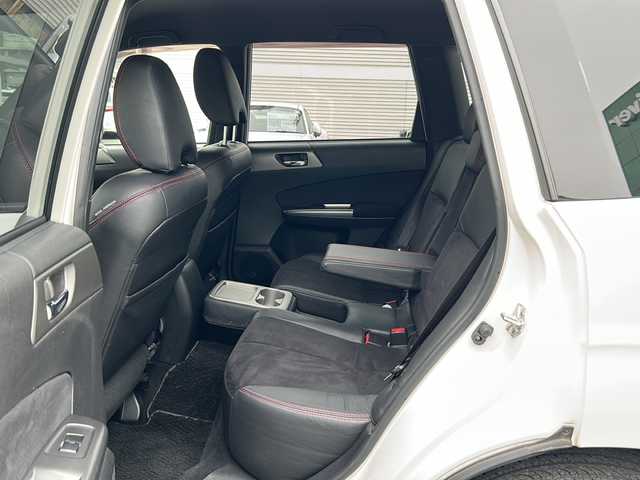 スバル フォレスター tS 東京都 2011(平23)年 6.9万km サテンホワイトパール AWD/社外ナビ（AVIC-HRZ900)/フルセグTV・DVD再生機能あり/クルーズコントロール/パドルシフト/パワーシート(D＋N席）/シートヒーター(D＋N席）/HIDライト/フロントSTIエアロ/フロントドライブレコーダー/STI１７インチアルミ/スタッドレスタイヤ積込