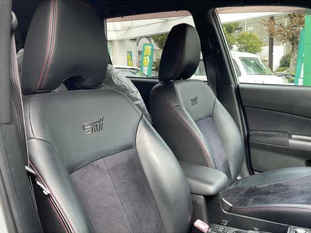 スバル フォレスター tS 東京都 2011(平23)年 6.9万km サテンホワイトパール AWD/社外ナビ（AVIC-HRZ900)/フルセグTV・DVD再生機能あり/クルーズコントロール/パドルシフト/パワーシート(D＋N席）/シートヒーター(D＋N席）/HIDライト/フロントSTIエアロ/フロントドライブレコーダー/STI１７インチアルミ/スタッドレスタイヤ積込