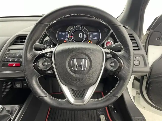 ホンダ Ｓ６６０ α 群馬県 2017(平29)年 2.1万km プレミアムスターホワイトパール FM/USB/AUX/=====/クルーズコントロール　シティブレーキアクティブシステム　ＥＴＣ　純正ＡＷ　純正フロアマット　プッシュスタート　横滑り防止装置　ＵＳＢ　コーナーセンサー　スマートキー　盗難防止装置　オートライト　禁煙車