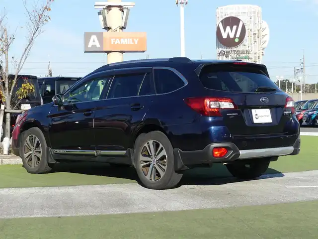 スバル アウトバック リミテッド 千葉県 2017(平29)年 7.7万km ダークブルーパール アイサイト/スバルリヤビークルディテクション/ブラックレザーシート/前席パワーシート/シートヒーター/ダイヤトーンサウンドナビ/地デジTV/【DVD/CD再生機能　Bluetooth接続】/フロント/サイド/バックカメラ/フリップダウンモニター/革巻きステアリング/ステアリングスイッチ/パドルシフト/ETC/LEDヘッドライト/フォグライト/ウインカーミラー/純正18インチアルミホイル/サイド/カーテンエアバッグ/キーレスアクセス