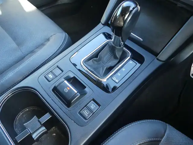 スバル アウトバック リミテッド 千葉県 2017(平29)年 7.7万km ダークブルーパール アイサイト/スバルリヤビークルディテクション/ブラックレザーシート/前席パワーシート/シートヒーター/ダイヤトーンサウンドナビ/地デジTV/【DVD/CD再生機能　Bluetooth接続】/フロント/サイド/バックカメラ/フリップダウンモニター/革巻きステアリング/ステアリングスイッチ/パドルシフト/ETC/LEDヘッドライト/フォグライト/ウインカーミラー/純正18インチアルミホイル/サイド/カーテンエアバッグ/キーレスアクセス