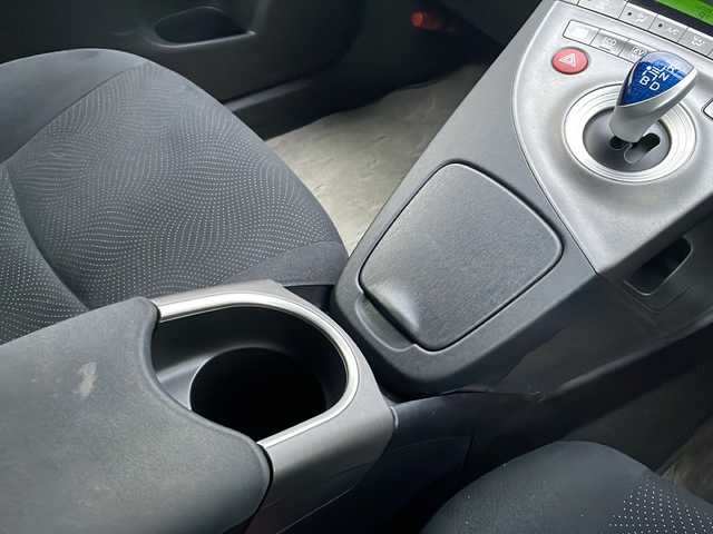 トヨタ プリウス S 福井県 2012(平24)年 8.4万km ブラック (株)IDOMが運営する【じしゃロン福井店】の自社ローン対象車両になります。こちらは現金またはオートローンご利用時の価格です。自社ローンご希望の方は別途その旨お申付け下さい/純正ナビ（CD・DVD・BT接続可）/フルセグテレビ/バックカメラ/ETC/HID/フォグランプ