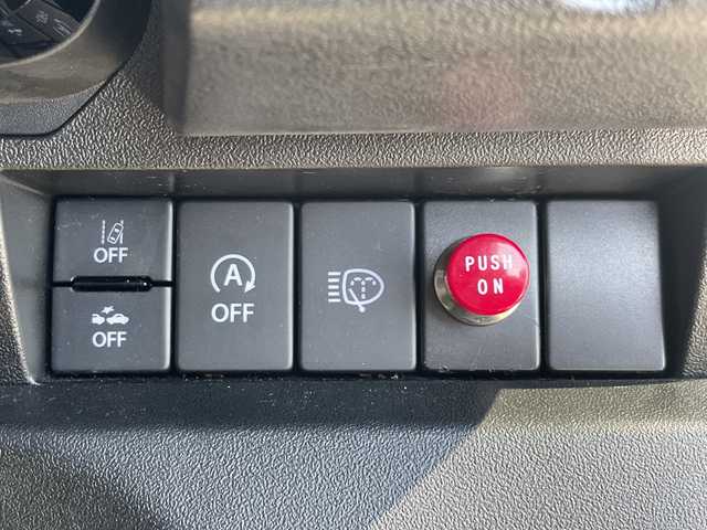 スズキ ジムニー シエラ JC 大阪府 2022(令4)年 2.6万km ピュアホワイトP スズキセーフティサポート/・デュアルセンサーブレーキサポート/・車線逸脱警報機能/・ふらつき警報機能/・先行車発信おしらせ機能/（車両進入禁止/はみ出し禁止/最高速度）/・ハイビームアシスト/社外9インチナビ/フルセグTV/CD/DVD/BT/USB/４WD/5速MT/ビルトインETC/クルーズコントロール/シートヒーター/アイドリングストップ/電動格納ミラー（ウィンカーミラー/ミラーヒーター）/アルパインスピーカー/ヘッドラインプウォッシャー/革巻きステアリング/シートカバー/色切り替えフォグライト/取説/保証書