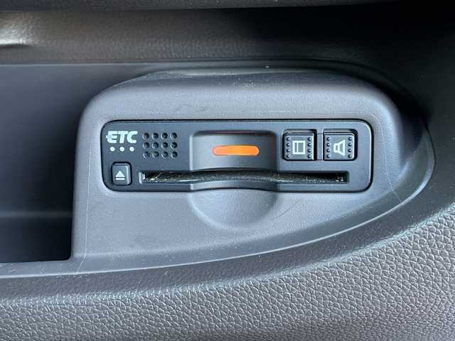 ホンダ Ｎ ＯＮＥ スタンダード ローダウン L 千葉県 2018(平30)年 2.5万km クリスタルブラックパール カーオーディオ/(CD/USB/AM/FM)/横滑り防止装置/ビルトインETC/アイドリングストップ/HIDヘッドライト/オートライト/ウィンカーミラー/電動格納ミラー/社外14インチAW/シートリフター/プッシュスタート/スマートキー/フロアマット/取扱説明書/保証書