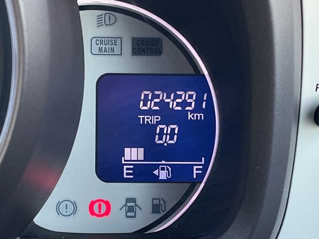 ホンダ Ｎ ＯＮＥ スタンダード ローダウン L 千葉県 2018(平30)年 2.5万km クリスタルブラックパール カーオーディオ/(CD/USB/AM/FM)/横滑り防止装置/ビルトインETC/アイドリングストップ/HIDヘッドライト/オートライト/ウィンカーミラー/電動格納ミラー/社外14インチAW/シートリフター/プッシュスタート/スマートキー/フロアマット/取扱説明書/保証書