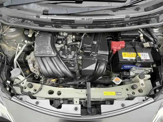 日産 ノート X 千葉県 2017(平29)年 6.5万km ダークメタルグレー 禁煙車/エマージェンシーブレーキ/・レーンキープアシスト/・パーキングセンサー/純正７型メモリナビ/・型番：MM317D-W/・CD/DVD/Bluetooth/フルセグTV/・アラウンドビューモニター/・ETC/・デジタルインナーミラー/ステアリングスイッチ/純正フロアマット/純正ホイールキャップ/オートライト/ヘッドライトレベライザー/プッシュスタート&スマートキー