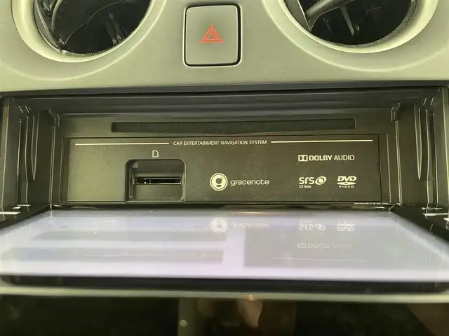 日産 ノート X 千葉県 2017(平29)年 6.5万km ダークメタルグレー 禁煙車/エマージェンシーブレーキ/・レーンキープアシスト/・パーキングセンサー/純正７型メモリナビ/・型番：MM317D-W/・CD/DVD/Bluetooth/フルセグTV/・アラウンドビューモニター/・ETC/・デジタルインナーミラー/ステアリングスイッチ/純正フロアマット/純正ホイールキャップ/オートライト/ヘッドライトレベライザー/プッシュスタート&スマートキー