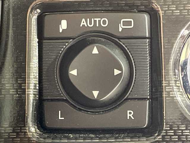 トヨタ クラウン ハイブリッド アスリートS 福岡県 2015(平27)年 9.6万km プレシャスブラックパール 純正HDDナビゲーション/フルセグテレビ/バックカメラ/パワーシート/本革シート/ETC/ハンドルヒーター/シートヒーター/シートクーラー/ドライブレコーダー前後/純正18インチアルミホイール/オートライト/スマートキー/プッシュスタートエンジン/ドアバイザー