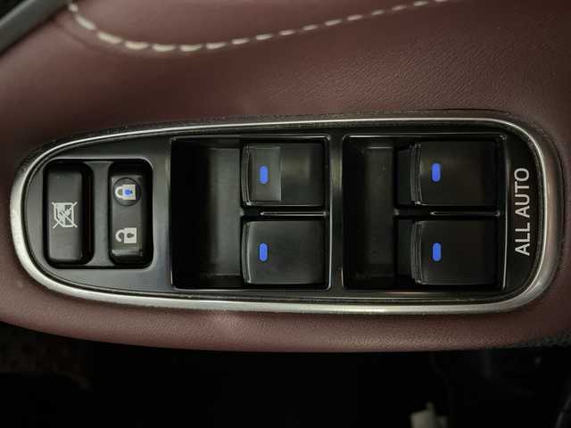 トヨタ クラウン ハイブリッド アスリートS 福岡県 2015(平27)年 9.6万km プレシャスブラックパール 純正HDDナビゲーション/フルセグテレビ/バックカメラ/パワーシート/本革シート/ETC/ハンドルヒーター/シートヒーター/シートクーラー/ドライブレコーダー前後/純正18インチアルミホイール/オートライト/スマートキー/プッシュスタートエンジン/ドアバイザー