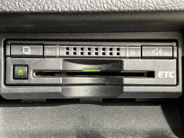 トヨタ クラウン ハイブリッド アスリートS 福岡県 2015(平27)年 9.6万km プレシャスブラックパール 純正HDDナビゲーション/フルセグテレビ/バックカメラ/パワーシート/本革シート/ETC/ハンドルヒーター/シートヒーター/シートクーラー/ドライブレコーダー前後/純正18インチアルミホイール/オートライト/スマートキー/プッシュスタートエンジン/ドアバイザー