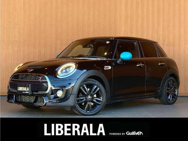 ＭＩＮＩ ミニ クーパー S 愛知県 2017(平29)年 2.6万km ミッドナイト・ブラック・メタリック JCW　パッケージ　/17インチブラックAW　/リアスポイラー　/MINIドライビングモード　/JCWレザーステアリング　　/BSM　/クルーズコントロール　/ETC/ドラレコ　/バックカメラ　/パドルシフト　/ミッドナイトブラック・メタリック
