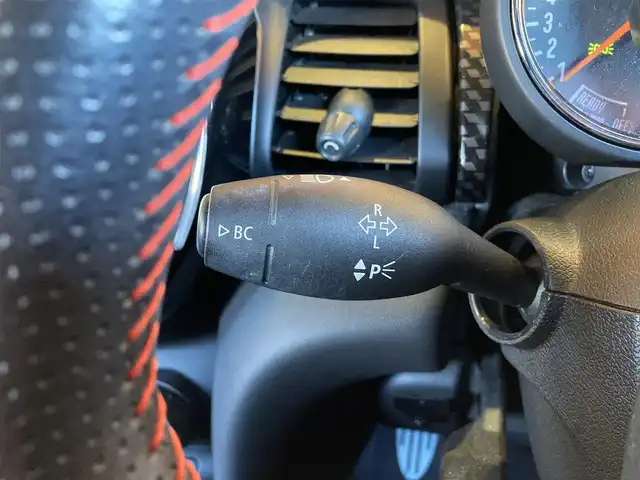ＭＩＮＩ ミニ クーパー S 愛知県 2017(平29)年 2.6万km ミッドナイト・ブラック・メタリック JCW　パッケージ　/17インチブラックAW　/リアスポイラー　/MINIドライビングモード　/JCWレザーステアリング　　/BSM　/クルーズコントロール　/ETC/ドラレコ　/バックカメラ　/パドルシフト　/ミッドナイトブラック・メタリック