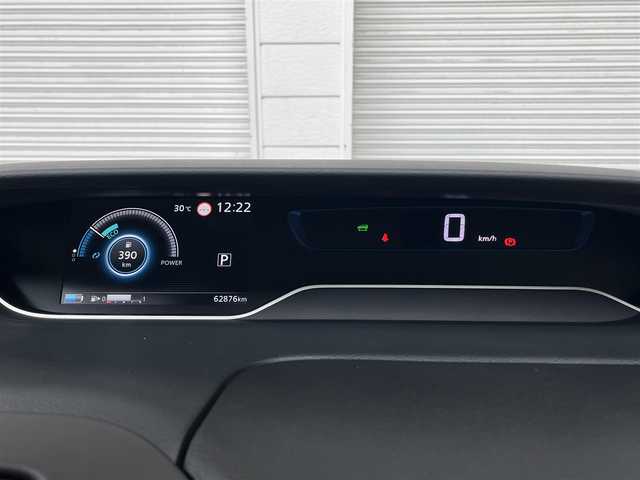 日産 セレナ e－パワー ハイウェイスター G 高知県 2020(令2)年 6.3万km ダイヤモンドブラック 純正ナビ/全方位カメラ/ドライブレコーダー/ビルトインETC/パーキングアシスト/プッシュスタート/スマートキー/スペアキー/3列目シート/両側パワースライドドア/純正フロアマット/純正16インチアルミホイール/LEDヘッドライト/デジタルインナーミラー/本革巻きステアリング/クルーズコントロール/レザーシート/オートライト/衝突被害軽減システム/盗難防止装置