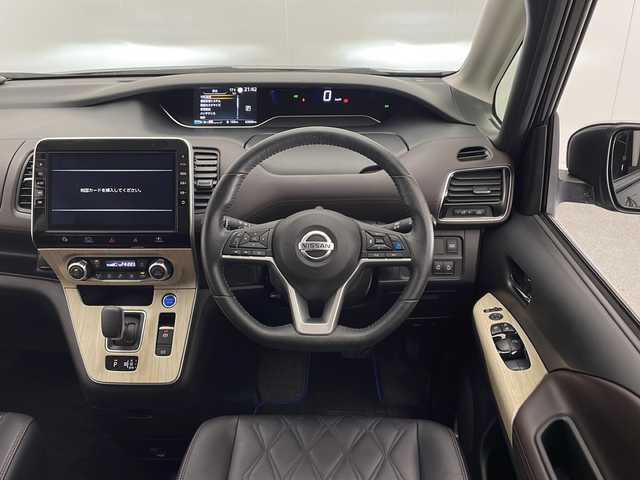 日産 セレナ e－パワー ハイウェイスター G 宮崎県 2020(令2)年 6.3万km ダイヤモンドブラック プロパイロット/エマ―ジェンシーブレーキ/LDW(車線逸脱警報）/LDP（車線逸脱防止支援）/BSW（後側方車両検知警報）/BSI(後側方衝突防止支援）/クリアランスソナー/オートマチックハイビーム/純正10インチSDナビ/フルセグTV/CD/DVD/Bluetooth/アラウンドビューモニター/純正11インチ後席フリップダウンモニター/両側パワースライドドア/ハンズフリーオートスライドドア/インテリジェントパーキングアシスト/LEDヘッドライト/ビルトインETC/純正ドライブレコーダー（DJ4-D)/純正16インチAW