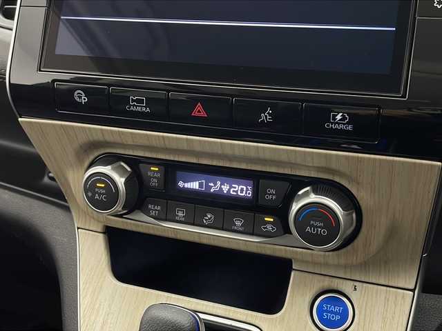 日産 セレナ e－パワー ハイウェイスター G 宮崎県 2020(令2)年 6.3万km ダイヤモンドブラック プロパイロット/エマ―ジェンシーブレーキ/LDW(車線逸脱警報）/LDP（車線逸脱防止支援）/BSW（後側方車両検知警報）/BSI(後側方衝突防止支援）/クリアランスソナー/オートマチックハイビーム/純正10インチSDナビ/フルセグTV/CD/DVD/Bluetooth/アラウンドビューモニター/純正11インチ後席フリップダウンモニター/両側パワースライドドア/ハンズフリーオートスライドドア/インテリジェントパーキングアシスト/LEDヘッドライト/ビルトインETC/純正ドライブレコーダー（DJ4-D)/純正16インチAW