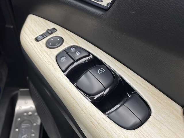 日産 セレナ e－パワー ハイウェイスター G 宮崎県 2020(令2)年 6.3万km ダイヤモンドブラック プロパイロット/エマ―ジェンシーブレーキ/LDW(車線逸脱警報）/LDP（車線逸脱防止支援）/BSW（後側方車両検知警報）/BSI(後側方衝突防止支援）/クリアランスソナー/オートマチックハイビーム/純正10インチSDナビ/フルセグTV/CD/DVD/Bluetooth/アラウンドビューモニター/純正11インチ後席フリップダウンモニター/両側パワースライドドア/ハンズフリーオートスライドドア/インテリジェントパーキングアシスト/LEDヘッドライト/ビルトインETC/純正ドライブレコーダー（DJ4-D)/純正16インチAW