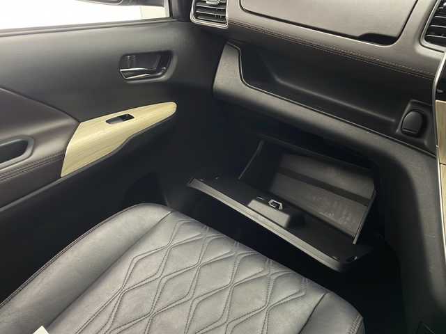 日産 セレナ e－パワー ハイウェイスター G 宮崎県 2020(令2)年 6.3万km ダイヤモンドブラック プロパイロット/エマ―ジェンシーブレーキ/LDW(車線逸脱警報）/LDP（車線逸脱防止支援）/BSW（後側方車両検知警報）/BSI(後側方衝突防止支援）/クリアランスソナー/オートマチックハイビーム/純正10インチSDナビ/フルセグTV/CD/DVD/Bluetooth/アラウンドビューモニター/純正11インチ後席フリップダウンモニター/両側パワースライドドア/ハンズフリーオートスライドドア/インテリジェントパーキングアシスト/LEDヘッドライト/ビルトインETC/純正ドライブレコーダー（DJ4-D)/純正16インチAW