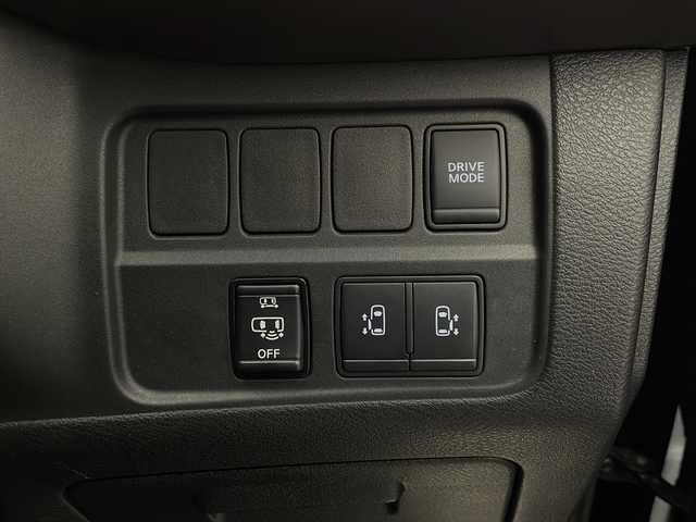 日産 セレナ e－パワー ハイウェイスター G 宮崎県 2020(令2)年 6.3万km ダイヤモンドブラック プロパイロット/エマ―ジェンシーブレーキ/LDW(車線逸脱警報）/LDP（車線逸脱防止支援）/BSW（後側方車両検知警報）/BSI(後側方衝突防止支援）/クリアランスソナー/オートマチックハイビーム/純正10インチSDナビ/フルセグTV/CD/DVD/Bluetooth/アラウンドビューモニター/純正11インチ後席フリップダウンモニター/両側パワースライドドア/ハンズフリーオートスライドドア/インテリジェントパーキングアシスト/LEDヘッドライト/ビルトインETC/純正ドライブレコーダー（DJ4-D)/純正16インチAW