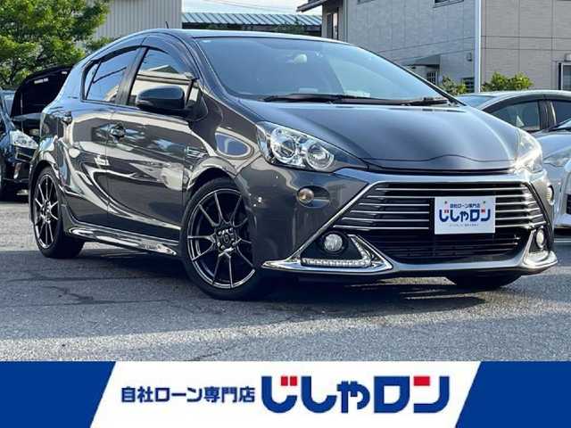トヨタ アクア G G’s 三重県 2014(平26)年 7.9万km グレーメタリック (株)IDOMが運営する【じしゃロン四日市店】の自社ローン専用車両になります。こちらは現金またはオートローンご利用時の価格です。自社ローンご希望の方は別途その旨お申付け下さい/純正ナビ(NSCP-W62)/(ワンセグTV/CD/Bluetooth)/バックカメラ/ETC/オートライト/純正17インチアルミホイール/純正フロアマット/ハーフレザーシート/スマートキー