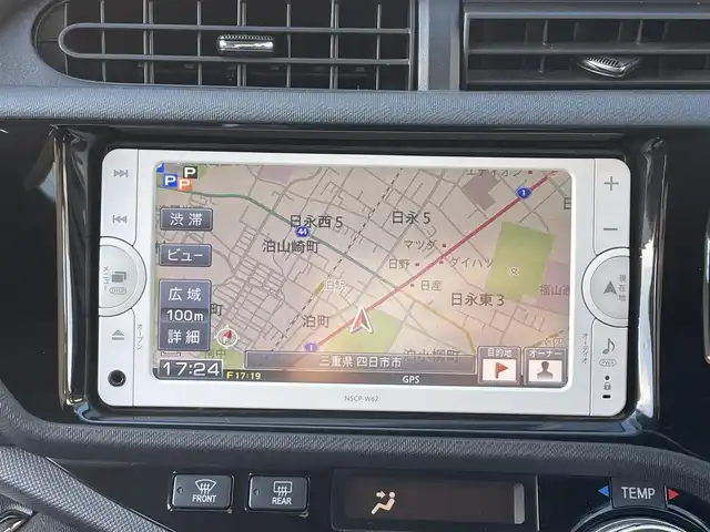 トヨタ アクア G G’s 三重県 2014(平26)年 7.9万km グレーメタリック (株)IDOMが運営する【じしゃロン四日市店】の自社ローン専用車両になります。こちらは現金またはオートローンご利用時の価格です。自社ローンご希望の方は別途その旨お申付け下さい/純正ナビ(NSCP-W62)/(ワンセグTV/CD/Bluetooth)/バックカメラ/ETC/オートライト/純正17インチアルミホイール/純正フロアマット/ハーフレザーシート/スマートキー