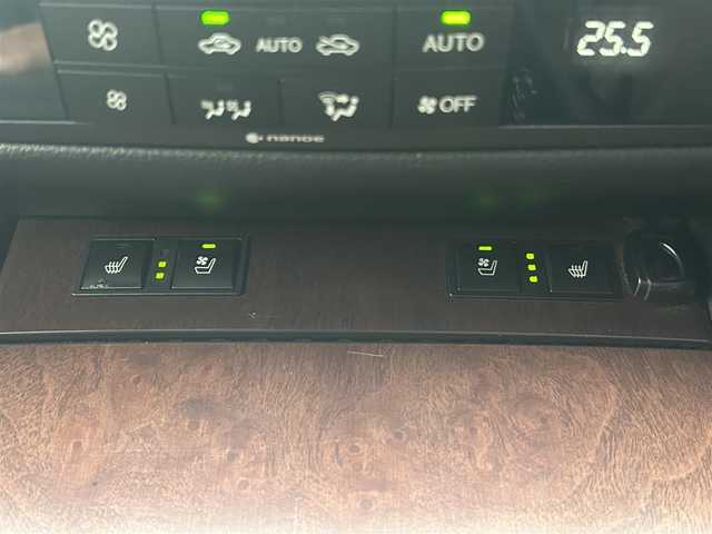 レクサス ＧＳ 450h Iパッケージ 群馬県 2012(平24)年 7.8万km スターライトブラックガラスフレーク 純正ナビ(AM・FM/CD・DVD/BT)/フルセグTV/ビルトインETC/パドルシフト/クルーズコントロール/横滑り防止装置/レザーシート/パワーシート(D/N席)/シートヒーター(D/N席)/エアーシート(D/N席)/純正フロアマット/ステアリングヒーター/オートライト/LEDヘッドライト/プッシュスタート/スマートキー×2/取扱説明書
