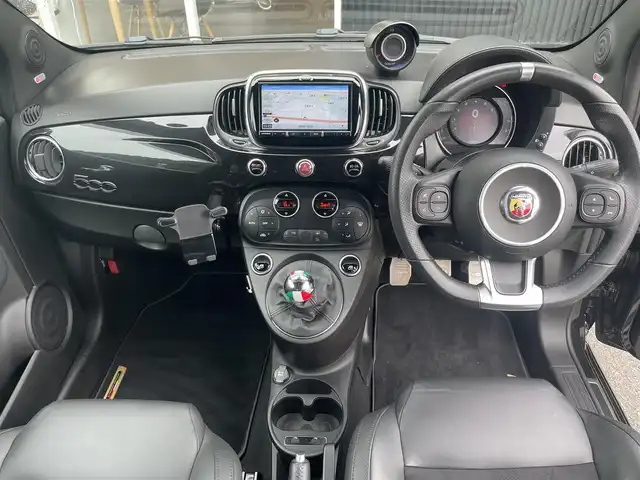 アバルト ５９５ スコルピオーネオーロ 福岡県 2021(令3)年 1.4万km 黒 ２００台限定車/レコードモンツァ（マフラー）/BeatsAudioプレミアムサウンドシステム/専用ハーフレザー/社外メモリナビ　/・地デジ/・Bluetooth/・バックカメラ/ブーストメーター/ステアリングスイッチ/KONI製リアアブソーバー/純正ツインスポーク１７ＡＷ/ドラレコ/ＥＴＣ