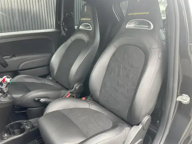アバルト ５９５ スコルピオーネオーロ 福岡県 2021(令3)年 1.4万km 黒 ２００台限定車/レコードモンツァ（マフラー）/BeatsAudioプレミアムサウンドシステム/専用ハーフレザー/社外メモリナビ　/・地デジ/・Bluetooth/・バックカメラ/ブーストメーター/ステアリングスイッチ/KONI製リアアブソーバー/純正ツインスポーク１７ＡＷ/ドラレコ/ＥＴＣ
