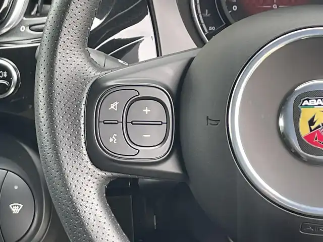 アバルト ５９５ スコルピオーネオーロ 福岡県 2021(令3)年 1.4万km 黒 ２００台限定車/レコードモンツァ（マフラー）/BeatsAudioプレミアムサウンドシステム/専用ハーフレザー/社外メモリナビ　/・地デジ/・Bluetooth/・バックカメラ/ブーストメーター/ステアリングスイッチ/KONI製リアアブソーバー/純正ツインスポーク１７ＡＷ/ドラレコ/ＥＴＣ