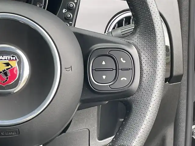 アバルト ５９５ スコルピオーネオーロ 福岡県 2021(令3)年 1.4万km 黒 ２００台限定車/レコードモンツァ（マフラー）/BeatsAudioプレミアムサウンドシステム/専用ハーフレザー/社外メモリナビ　/・地デジ/・Bluetooth/・バックカメラ/ブーストメーター/ステアリングスイッチ/KONI製リアアブソーバー/純正ツインスポーク１７ＡＷ/ドラレコ/ＥＴＣ