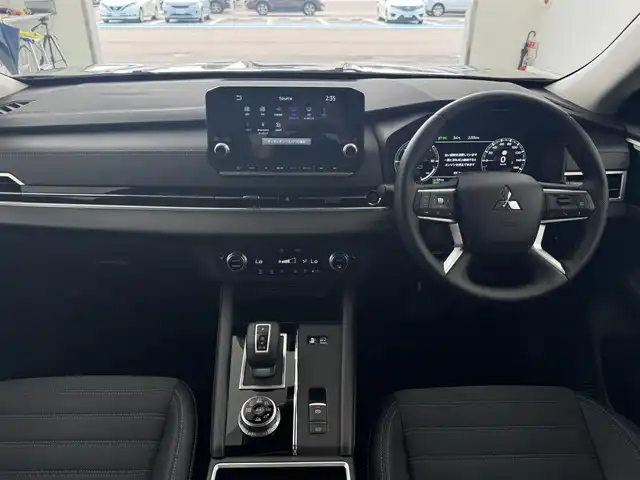 三菱 アウトランダー ＰＨＥＶ G 愛知県 2024(令6)年 0.1万km アメジストブラック 4WD/寒冷地仕様/マイパイロット/　　・レーダークルーズコントロール/　　・車線維持支援機能/メーカーオプション純正9インチスマホ連動ナビゲーション/　　・Bluetooth/フルセグTV/HDMI/マルチアラウンドモニター/ヘッドアップディスプレイ/置くだけ充電/AC100V/ステアリングリモコン/ステアリングヒーター/ハーフレザーシート/パワーシート（D席）/シートヒーター（前席）/純正テールゲートスポイラー/純正18インチアルミホイール/アダプティブLEDヘッドライト/オートマチックハイビーム/フォグランプ（前/後）/ブラインドスポットモニター/ダウンヒルアシストコントロール/スペアキー