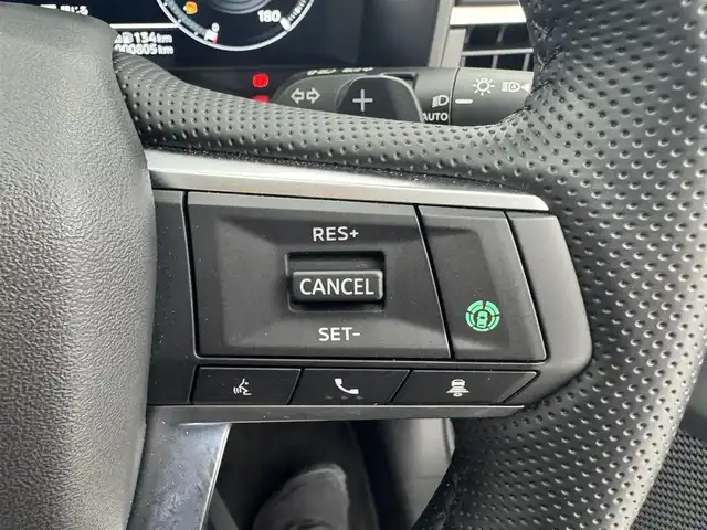 三菱 アウトランダー ＰＨＥＶ G 愛知県 2024(令6)年 0.1万km アメジストブラック 4WD/寒冷地仕様/マイパイロット/　　・レーダークルーズコントロール/　　・車線維持支援機能/メーカーオプション純正9インチスマホ連動ナビゲーション/　　・Bluetooth/フルセグTV/HDMI/マルチアラウンドモニター/ヘッドアップディスプレイ/置くだけ充電/AC100V/ステアリングリモコン/ステアリングヒーター/ハーフレザーシート/パワーシート（D席）/シートヒーター（前席）/純正テールゲートスポイラー/純正18インチアルミホイール/アダプティブLEDヘッドライト/オートマチックハイビーム/フォグランプ（前/後）/ブラインドスポットモニター/ダウンヒルアシストコントロール/スペアキー