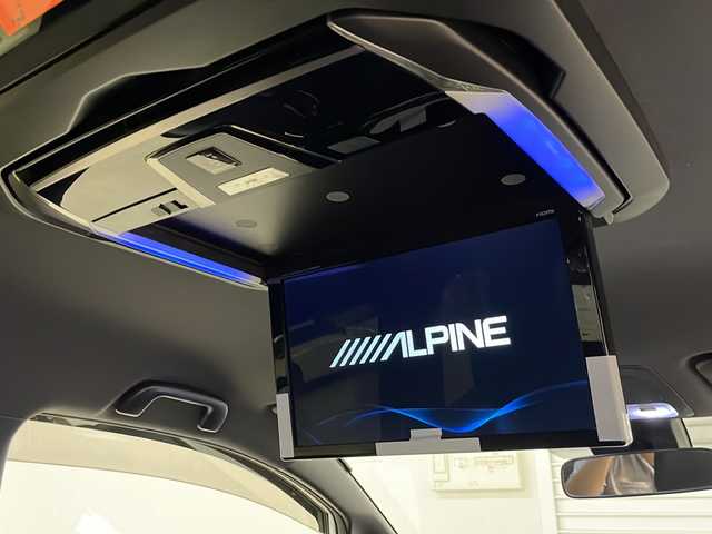 トヨタ ヴォクシー ZS 煌 熊本県 2018(平30)年 9.7万km ホワイトパールクリスタルシャイン アルパイン11インチナビ/（CD/DVD/フルセグTV/BT、HDMI）/バックカメラ/アルパイン12.8インチフリップダウンモニター/ETC/クルーズコントロール/オートハイビーム/オートライト/トヨタセーフティーセンス/両側パワースライドドア/クルーズコントロール/LEDヘッドライト/ビルトインETC/純正16インチアルミホイール/プッシュスタート/スマートキー