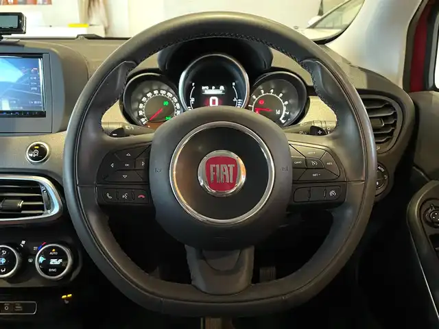 フィアット ５００Ｘ クロスプラス 道央・札幌 2017(平29)年 7.6万km 赤 メモリナビ（純正オーディオ荷室内にて稼働）/フルセグテレビ/バックカメラ/アイドリングストップ/ウィンカーミラー/クルーズコントロール/プッシュスタート/ETC/HID