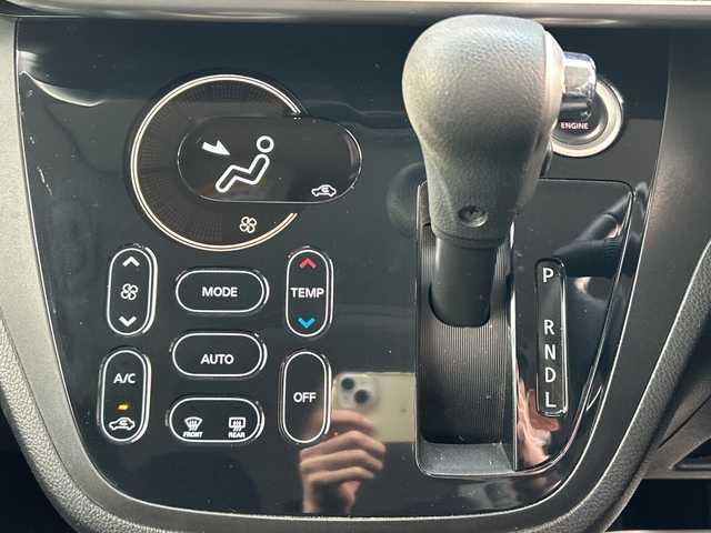 日産 デイズ ルークス HWS X Vセレ +SeftyⅡ 茨城県 2015(平27)年 7.3万km ブラック 純正７インチＳＤナビ【MC314D-W】/(地デジTV・CD・DVD・BT・ラジオ再生)/片側パワースライドドア/衝突軽減システム/横滑り防止機能/ETC/純正14インチアルミホイール/純正フロアマット/スマートキー/プッシュスタート