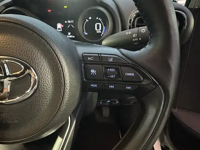 トヨタ ヤリスクロス G 熊本県 2020(令2)年 2.8万km ホワイトパールクリスタルシャイン モデリスタエアロ/純正8インチナビ/（Bluetooth/USB/Miracast）/追従クルーズコントロール/ブラインドスポットモニター/パワーシート/シートヒーター/ステアリングヒーター/パワーバックドア/純正LEDヘッドライト/オートマチックハイビーム/純正１９AW/コーナーセンサー/ドライブレコーダー/スマートキー