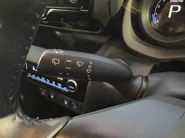 トヨタ ヤリスクロス G 熊本県 2020(令2)年 2.8万km ホワイトパールクリスタルシャイン モデリスタエアロ/純正8インチナビ/（Bluetooth/USB/Miracast）/追従クルーズコントロール/ブラインドスポットモニター/パワーシート/シートヒーター/ステアリングヒーター/パワーバックドア/純正LEDヘッドライト/オートマチックハイビーム/純正１９AW/コーナーセンサー/ドライブレコーダー/スマートキー