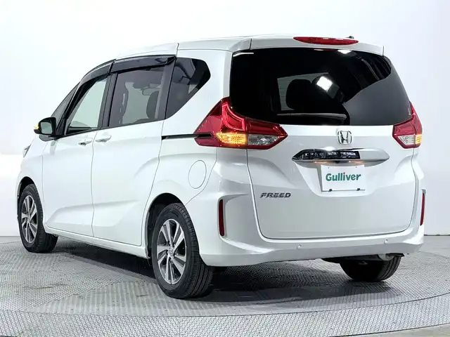 ホンダ フリード G ホンダセンシング 大阪府 2022(令4)年 1.5万km プラチナホワイトパール 純正ナビ バックカメラ ハーフレザー シートヒーター レーダークルコン 衝突軽減ブレーキ レーンアシスト 両側パワースライドドア オートライト アイドリングストップ ETC