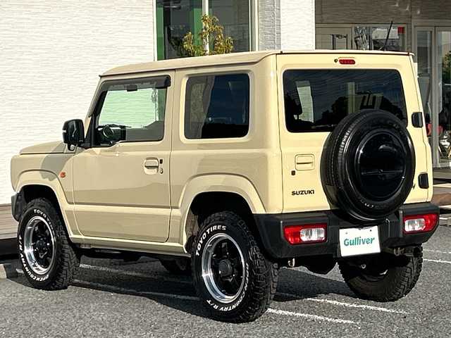 スズキ ジムニー XC 千葉県 2023(令5)年 1.1万km シフォンアイボリーM ディスプレイオーディオ　ＦＨ－８５００ＤＶＳ　ＢＴ　ＤＶＤ　バックカメラ　クルコン　ＥＴＣ　ドラレコ　シートヒーター　ＬＥＤライト　ＨＫＳマフラー　ホワイトレタ　Ｒ／Ｔタイヤ　４ＷＤ　ターボ　衝突軽減