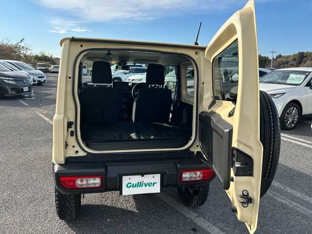 スズキ ジムニー XC 千葉県 2023(令5)年 1.1万km シフォンアイボリーM ディスプレイオーディオ　ＦＨ－８５００ＤＶＳ　ＢＴ　ＤＶＤ　バックカメラ　クルコン　ＥＴＣ　ドラレコ　シートヒーター　ＬＥＤライト　ＨＫＳマフラー　ホワイトレタ　Ｒ／Ｔタイヤ　４ＷＤ　ターボ　衝突軽減