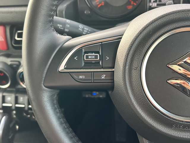 スズキ ジムニー XC 千葉県 2023(令5)年 1.1万km シフォンアイボリーM ディスプレイオーディオ　ＦＨ－８５００ＤＶＳ　ＢＴ　ＤＶＤ　バックカメラ　クルコン　ＥＴＣ　ドラレコ　シートヒーター　ＬＥＤライト　ＨＫＳマフラー　ホワイトレタ　Ｒ／Ｔタイヤ　４ＷＤ　ターボ　衝突軽減