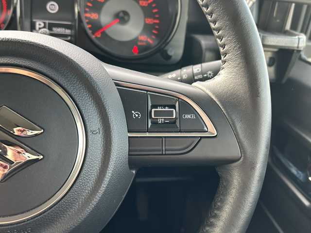 スズキ ジムニー XC 千葉県 2023(令5)年 1.1万km シフォンアイボリーM ディスプレイオーディオ　ＦＨ－８５００ＤＶＳ　ＢＴ　ＤＶＤ　バックカメラ　クルコン　ＥＴＣ　ドラレコ　シートヒーター　ＬＥＤライト　ＨＫＳマフラー　ホワイトレタ　Ｒ／Ｔタイヤ　４ＷＤ　ターボ　衝突軽減