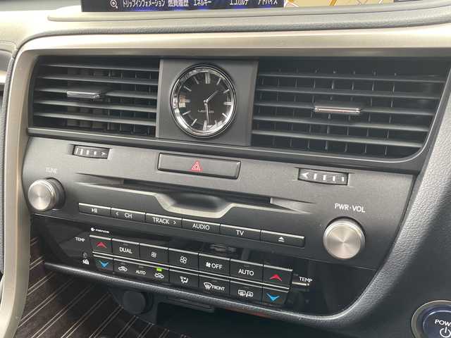 レクサス ＲＸ 450h Fスポーツ 広島県 2021(令3)年 3.7万km ホワイトノーヴァガラスフレーク 禁煙/ムーンルーフ/TRDエアロ（F/S/R）/レクサスセーフティ/・プリクラッシュセーフティ/・レーンディパーチャーアラート/・レーダークルーズコントロール/・オートマチックハイビーム/・先行車発進お知らせ/BSM/RCTA/HUD/クリアランスソナー/純正ナビ/・フルセグ/CD/DVD/Blu-ray/SD/REC/USB/AUX/スマホ連携/パノラミックビューモニター/革巻きステアリング/パドルシフト/ステアリングヒーター/オートライト/パワーバックドア/D/Nパワーシート/シートメモリー/全席シートヒーター/D/Nベンチレーション/LEDヘッドライト/フォグランプ/スマートキー/プッシュスタート/100V1500W電源/前後ドライブレコーダー（TZ-D205W）/ETC2.0