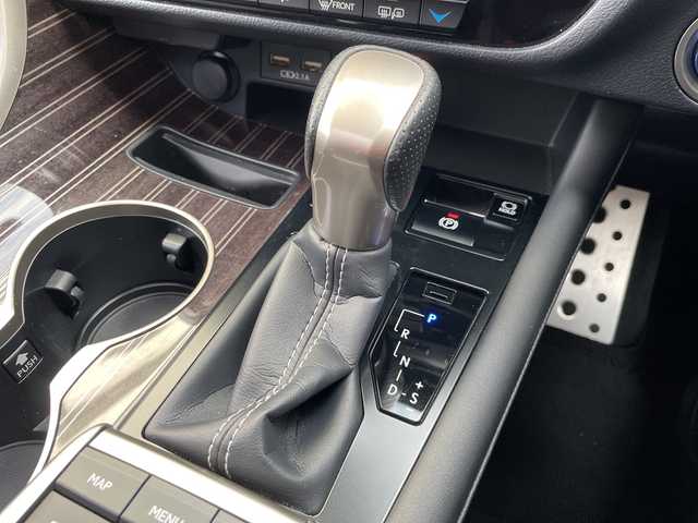 レクサス ＲＸ 450h Fスポーツ 広島県 2021(令3)年 3.7万km ホワイトノーヴァガラスフレーク 禁煙/ムーンルーフ/TRDエアロ（F/S/R）/レクサスセーフティ/・プリクラッシュセーフティ/・レーンディパーチャーアラート/・レーダークルーズコントロール/・オートマチックハイビーム/・先行車発進お知らせ/BSM/RCTA/HUD/クリアランスソナー/純正ナビ/・フルセグ/CD/DVD/Blu-ray/SD/REC/USB/AUX/スマホ連携/パノラミックビューモニター/革巻きステアリング/パドルシフト/ステアリングヒーター/オートライト/パワーバックドア/D/Nパワーシート/シートメモリー/全席シートヒーター/D/Nベンチレーション/LEDヘッドライト/フォグランプ/スマートキー/プッシュスタート/100V1500W電源/前後ドライブレコーダー（TZ-D205W）/ETC2.0