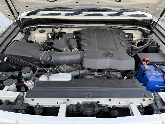 トヨタ ＦＪクルーザー 三重県 2016(平28)年 5.9万km ホワイト ガソリン/パートタイム4WD/フロア5AT/イクリプス 7インチ フューチャーリンクナビ AVN-Z05iW/（FM/AM/TV/Bluetooth/CD/DVD/SD/SDREC/USB/外部入力）/バックカメラ/ETC/安全/・バックソナー/・SRS 前席サイドエアバッグ＆前後席カーテンシールドエアバッグ/・EBD付ABS/装備/・【OP】アクティブトラクションコントロール［A-TRAC］/・【OP】ウインドシールドデアイサー/・【OP】サイドステップ/・【OP】クルーズコントロール/・マニュアルエアコン/・ステアリングスイッチ/・リヤフォグランプ/・チルトステアリング/・電動調整ドアミラー＆広角フェンダーミラー/・265/70R17 トーヨー・オープンカントリータイヤ ＆スチールホイール/・17インチスチールホイール（純正ハブキャップ付）あり/・リモコンキーx2、スペアメカキーx1、リモコンスターターx1/など