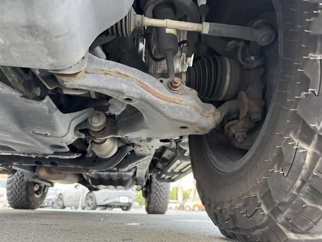 トヨタ ＦＪクルーザー 三重県 2016(平28)年 5.9万km ホワイト ガソリン/パートタイム4WD/フロア5AT/イクリプス 7インチ フューチャーリンクナビ AVN-Z05iW/（FM/AM/TV/Bluetooth/CD/DVD/SD/SDREC/USB/外部入力）/バックカメラ/ETC/安全/・バックソナー/・SRS 前席サイドエアバッグ＆前後席カーテンシールドエアバッグ/・EBD付ABS/装備/・【OP】アクティブトラクションコントロール［A-TRAC］/・【OP】ウインドシールドデアイサー/・【OP】サイドステップ/・【OP】クルーズコントロール/・マニュアルエアコン/・ステアリングスイッチ/・リヤフォグランプ/・チルトステアリング/・電動調整ドアミラー＆広角フェンダーミラー/・265/70R17 トーヨー・オープンカントリータイヤ ＆スチールホイール/・17インチスチールホイール（純正ハブキャップ付）あり/・リモコンキーx2、スペアメカキーx1、リモコンスターターx1/など